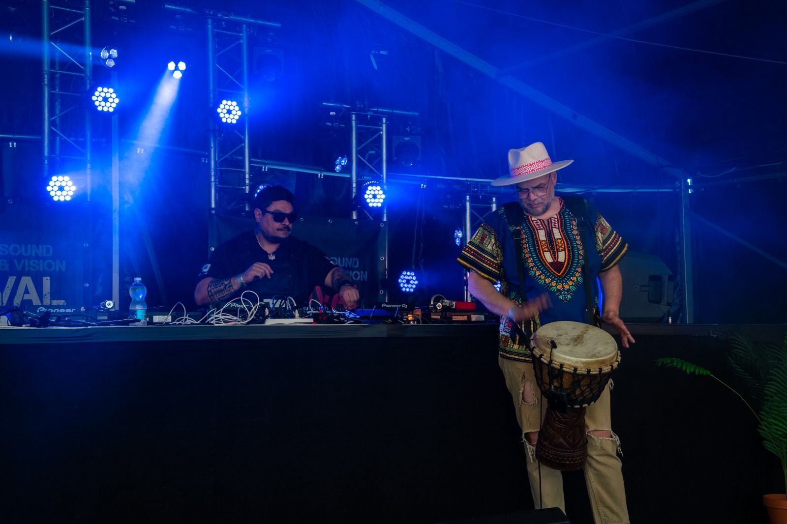 Duo on stage, wide shot
